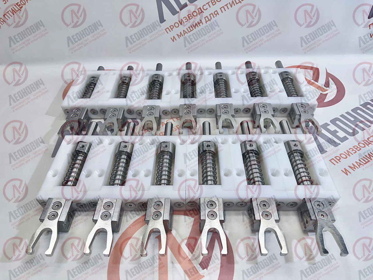 Подталкивающий блок грудки в сборе